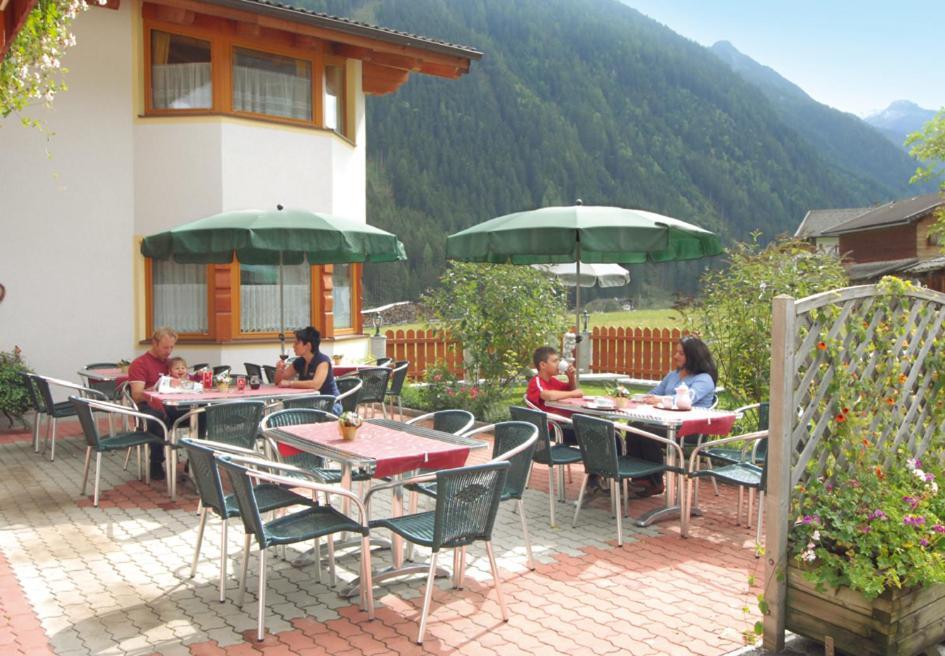 Alpenpension Elferblick Neustift im Stubaital Luaran gambar
