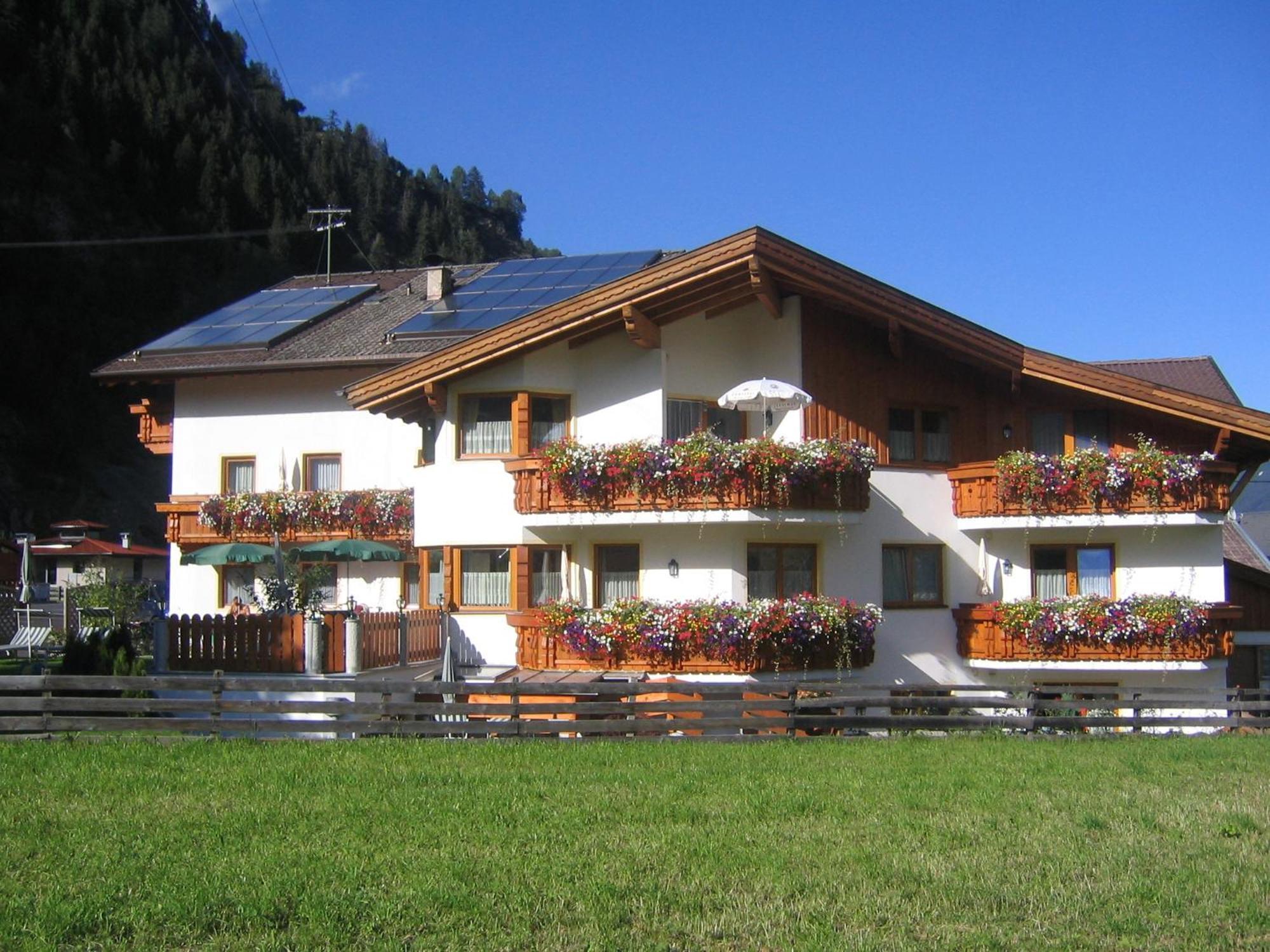Alpenpension Elferblick Neustift im Stubaital Luaran gambar